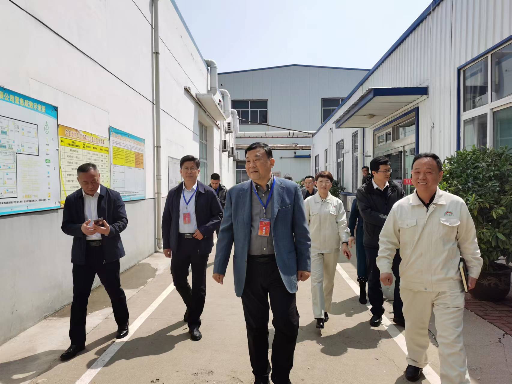 工业经济高质量发展】德城区人大常委调研组深入看片软件APP颜料走访调研